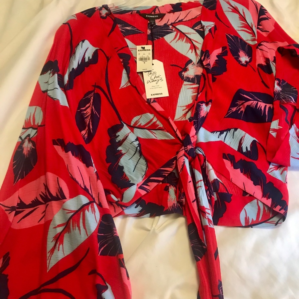 NWT Express Crop Tropical Tie front top Sz M
